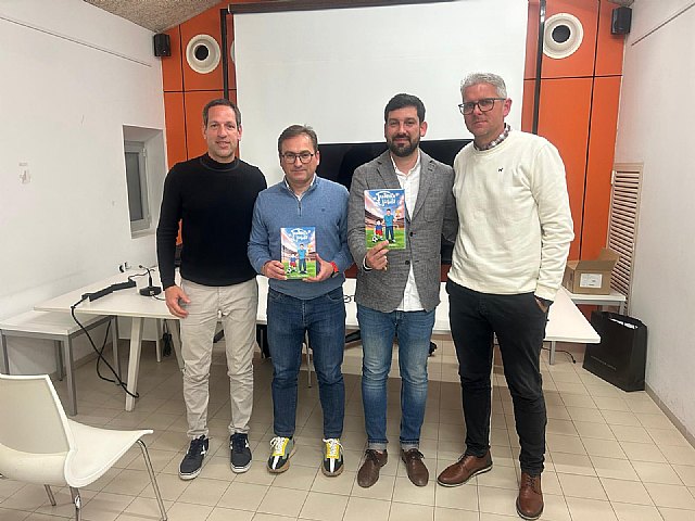 Víctor Dus invita a reflexionar sobre la otra realidad del fútbol-base - 1, Foto 1