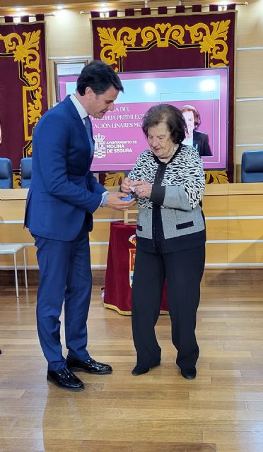 Reconocimiento de Molina de Segura a la trayectoria profesional y personal de Purificación Linares Moreno con la entrega del título de Hija Predilecta de la ciudad - 2, Foto 2