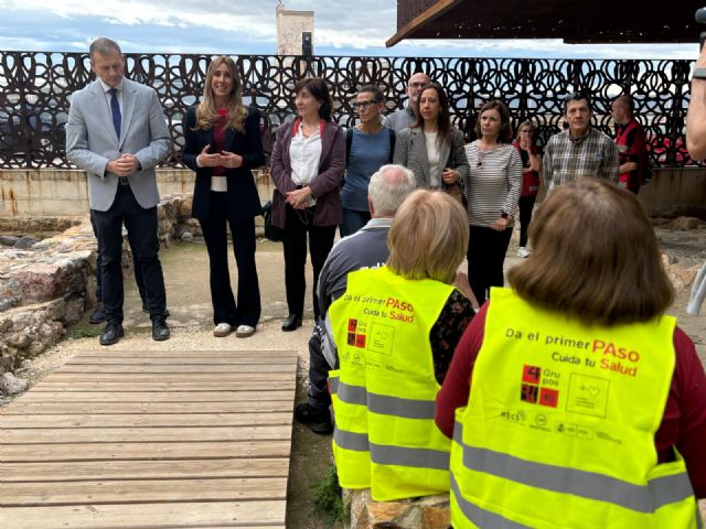 Un centenar de usuarios del Programa de fomento de la actividad física '4-40' participan en una ruta guiada al Centro de Visitantes de Monteagudo como inicio de la programación en 2026 - 3, Foto 3