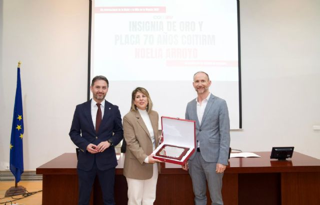 La alcaldesa de Cartagena recibe la Insignia de Oro del COITIRM en el 70° aniversario del Colegio - 2, Foto 2