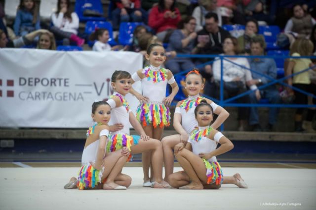 Un concurrido Pabellón disfrutó de otra jornada de gimnasia rítmica escolar - 1, Foto 1