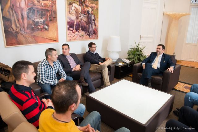 El alcalde recibió la visita de la nueva junta directiva de Hostecar - 4, Foto 4