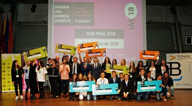 La Comunidad reconoce el talento y creatividad de las ideas de negocio más innovadoras desarrolladas por estudiantes de la Región - 1, Foto 1
