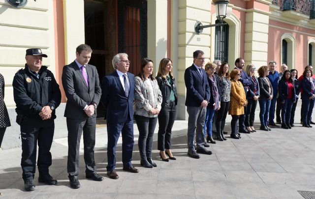 El Ayuntamiento de Murcia, con las víctimas del 11-M - 2, Foto 2