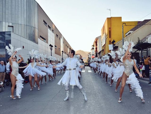 Archena se echó a la calle para celebrar el tradicional carnaval de “Domingo de Piñata” - 2, Foto 2