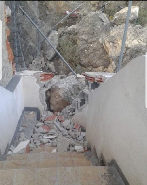 PSOE: Y, ¿qué ha sido de las mallas para evitar la caída de rocas en Ojós? - 3, Foto 3