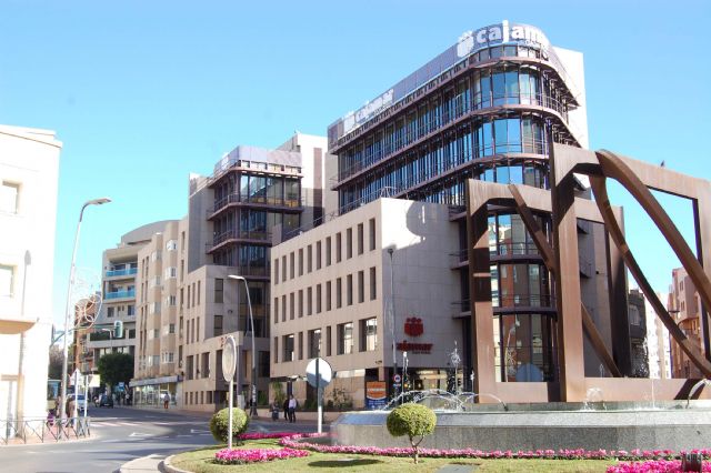 Fitch eleva el rating de Grupo Cooperativo Cajamar, Cajamar y Banco de Crédito Social Cooperativo a ´BB´ con perspectiva estable - 1, Foto 1