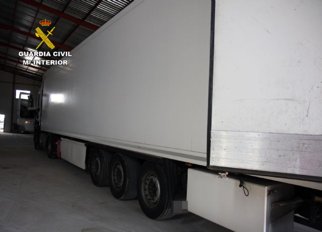 La guardia civil intercepta un importante cargamento de cogollos de marihuana con destino a países bajos - 4, Foto 4