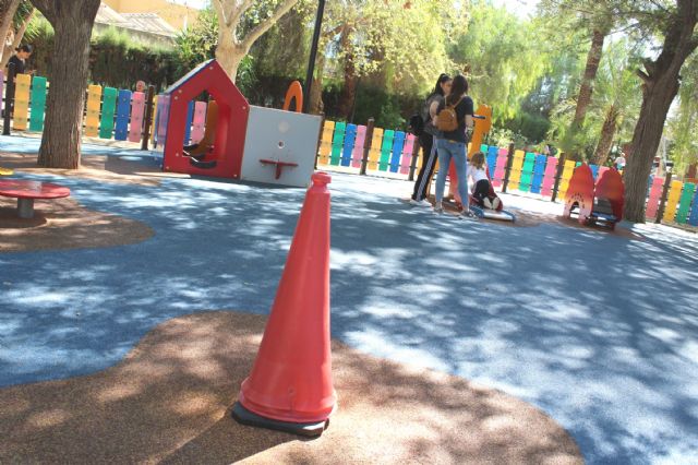 Adjudican las obras de reparación del pavimento amortiguador y de juegos infantiles del parque municipal Marcos Ortiz - 4, Foto 4