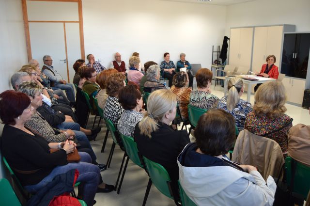 Rosa Peñalver revisa la educación de las mujeres del siglo XX a través de la copla - 1, Foto 1