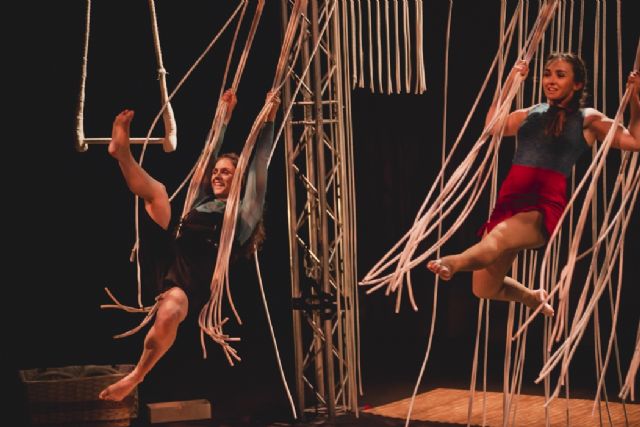 Puntocero presenta el espectáculo circense Y AHORA QUÉ? en el Teatro Villa de Molina el domingo 14 de marzo - 1, Foto 1