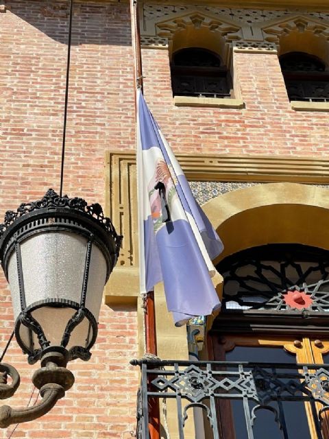 Bandera a media asta por el 11M - 1, Foto 1