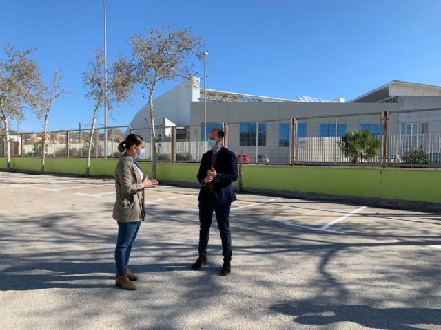 El Ayuntamiento de Lorca habilita medio centenar de plazas de aparcamiento junto al Complejo Deportivo Felipe VI para las campañas de vacunación - 1, Foto 1