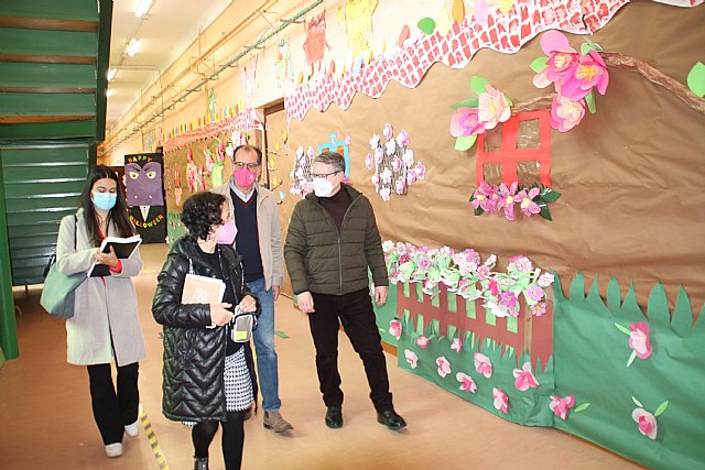 Los escolares del Cristo del Consuelo y Jaime Balmes toman el pulso a la Floración - 1, Foto 1