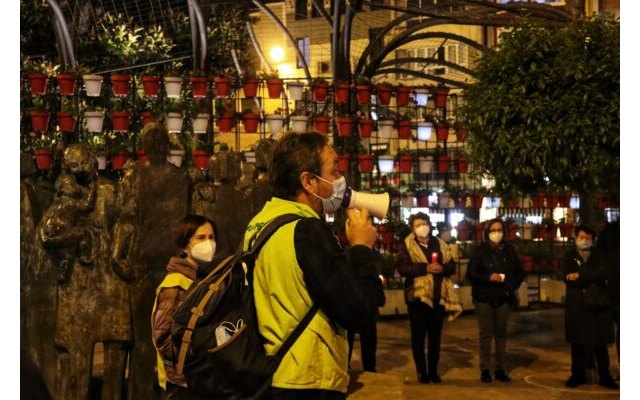 Greenpeace pide en Murcia el fin de la guerra en una vigilia con música, velas y recuerdo a las víctimas - 1, Foto 1