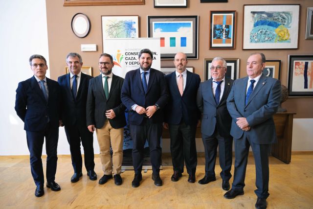 López Miras destaca el fundamental papel de la caza para conservar la fauna, prevenir incendios y proteger el medio natural - 2, Foto 2