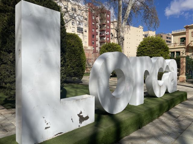 El PSOE denuncia el lamentable estado de abandono que presenta la Alameda de las Columnas y exige su recuperación de cara a Semana Santa - 4, Foto 4