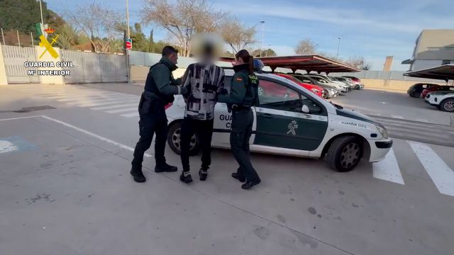 La Guardia Civil detiene en Torre Pacheco al presunto autor de una decena de delitos contra el patrimonio - 2, Foto 2