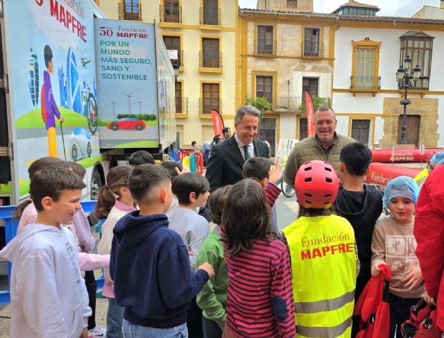 Cerca de 1.000 escolares lorquinos aprenderán normas básicas para prevenir siniestros de tráfico y lesiones en el hogar - 2, Foto 2
