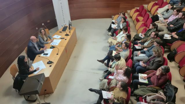 El Ayuntamiento de Murcia junto a la Mesa de la Discapacidad aprueba la creación de una red de cambiadores inclusivos - 2, Foto 2