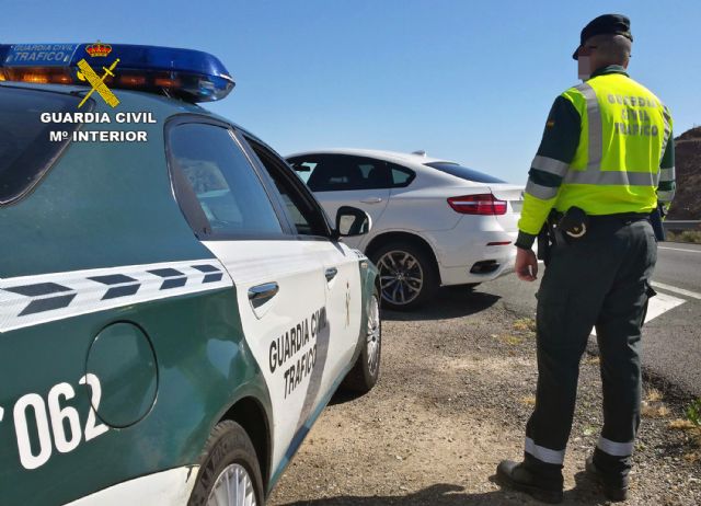 La Guardia Civil detiene al conductor de un todoterreno por circular por autovía a 240 Km./h - 2, Foto 2