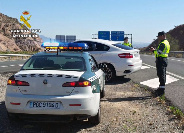 La Guardia Civil detiene al conductor de un todoterreno por circular por autovía a 240 Km./h - 3, Foto 3