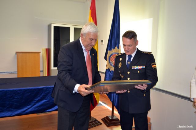La Policía Nacional, Hermano de Honor del Jesús Resucitado - 1, Foto 1
