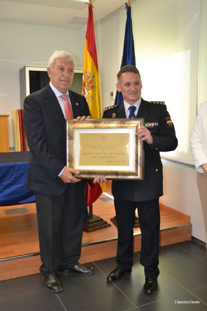 La Policía Nacional, Hermano de Honor del Jesús Resucitado - 3, Foto 3