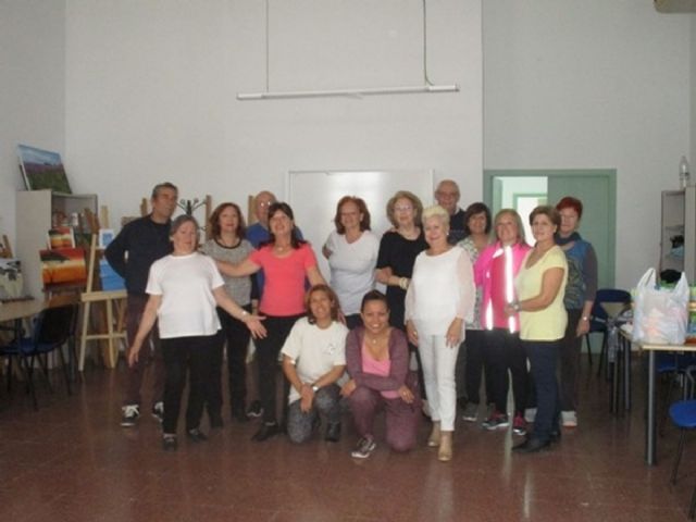 40 mayores participan en el taller Vitanz: Vive y Danza de la Concejalia de Servicios Sociales - 1, Foto 1