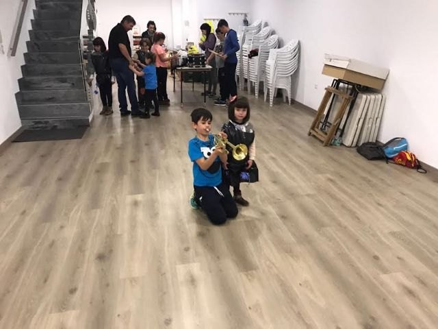 Usuarios y profesionales del programa de Respiro Familiar organizado D´Genes visitan la sede de la Hdad. de Jesús en el Calvario, Foto 4