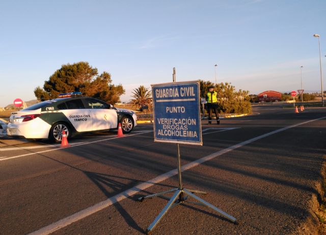 La Guardia Civil ha desplegado un amplio dispositivo de verificación de alcoholemia y drogas durante las Fiestas de Primavera 2018 - 3, Foto 3