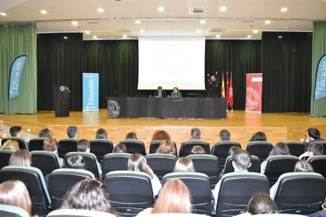 Más de 350 alumnos y 35 profesores participan en el X Congreso Regional de Investigadores Junior, Foto 2