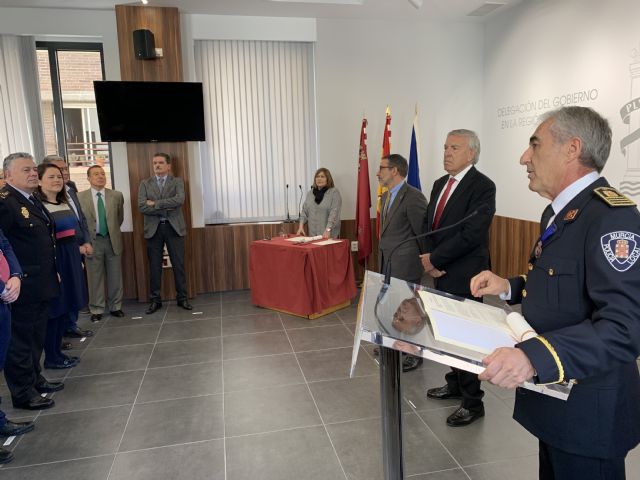 El inspector jefe de la Policía Local de Murcia recibe la Medalla al Mérito de la Protección Civil - 2, Foto 2