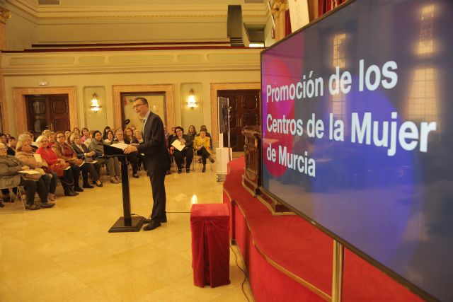 El Ayuntamiento respalda la actividad diaria de más de 12.000 murcianas en cada uno de los 72 Centros de la Mujer - 4, Foto 4