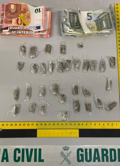La Guardia Civil desmantela en Torre Pacheco un punto de venta de droga al menudeo - 1, Foto 1