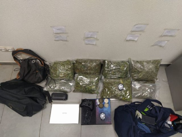 La Policía Local de Caravaca detiene a dos personas de nacionalidad belga en los controles rutinarios de pedanías con más de 10 kilos de Cannabis Sativa - 3, Foto 3