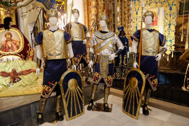 El Paso Azul presenta los estrenos para la Semana Santa 2022 encabezados por la nueva carroza de Nerón y la culminación de la restauración de la Caballería del Triunfo del Cristianismo - 2, Foto 2