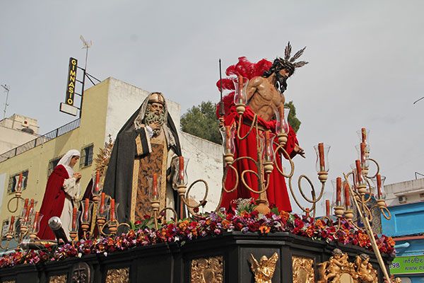 El Grupo de Fieles de Ntro. Padre Jesús de la Luz, María Stma de la Resignación y Santa Cruz, creada en un barrio Cofrade de Sevilla - 2, Foto 2