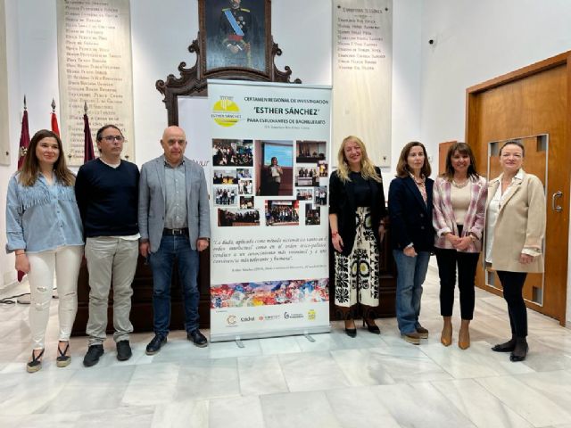 El Ayuntamiento de Lorca colabora con el IES Francisco Ros Giner en la celebración del I Certamen de Investigación 'Esther Sánchez' para alumnos de Bachillerato - 1, Foto 1