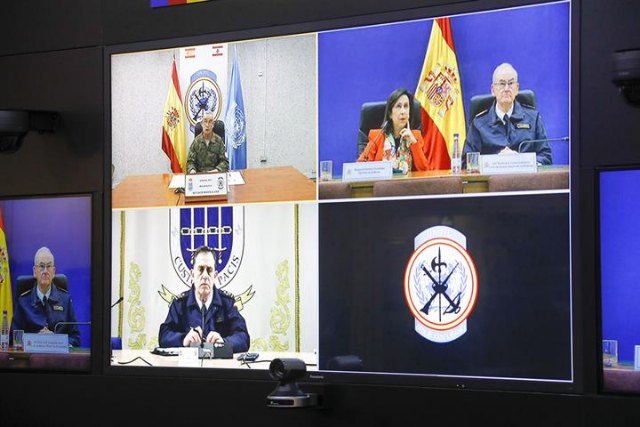 Robles mantiene un encuentro virtual con el contingente español en Líbano tras los últimos incidentes - 1, Foto 1
