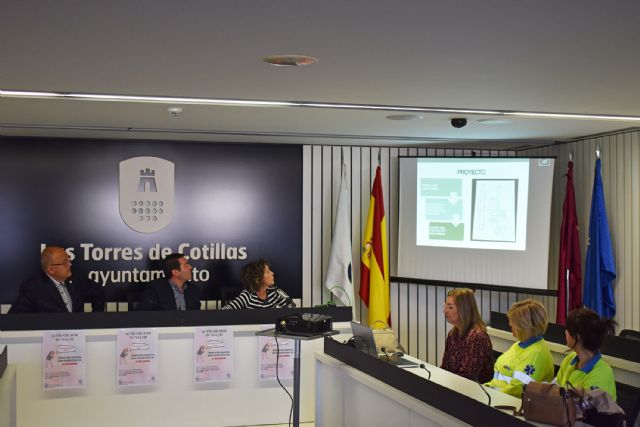 El centro de salud invita a los mayores a andar todos los miércoles para tener una vida más saludable - 2, Foto 2