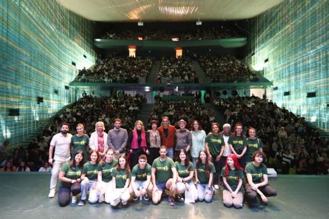 Cientos de jóvenes lectores de Cartagena conocen a los autores finalistas de los Premios Mandarache - 1, Foto 1