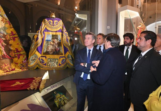Feijóo conoce la Semana Santa de Lorca y presencia la procesión de la Virgen de los Dolores - 2, Foto 2