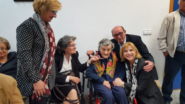 Homenaje a los mayores del barrio murciano de Vistabella - 1, Foto 1