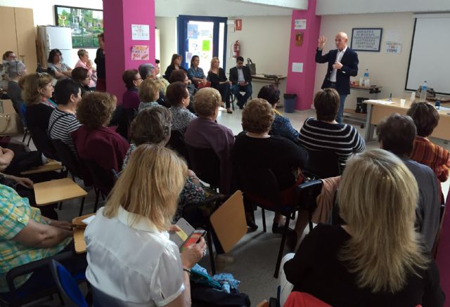 Las mujeres de la asociación Isabel González saben un poco más sobre la felicidad - 3, Foto 3