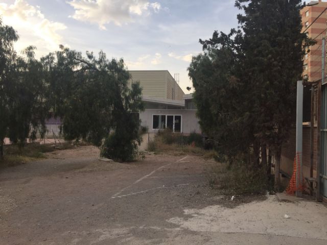 El PSOE solicita con carácter de urgencia la urbanización de los exteriores del IES Ros Giner y el arreglo de las deficiencias que el centro arrastra desde su inauguración - 4, Foto 4