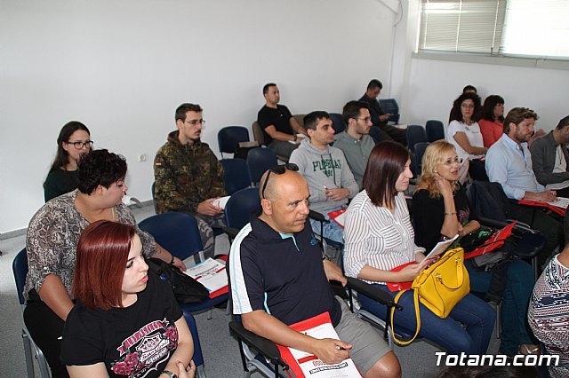 Un centenar de personas participan en el taller de comercio electrónico “Lanza tu negocio online exprés. El método 3G”, Foto 6