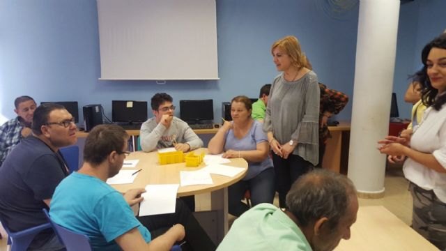 Familia financia con 439.000 euros la atención a personas con enfermedad mental de Cieza - 2, Foto 2