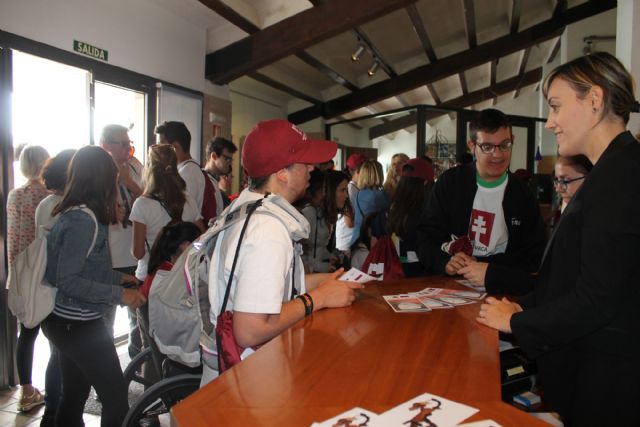 Jóvenes con discapacidad intelectual sellan en el Museo del Vino de Bullas en su camino hacia Caravaca para ganarse el Jubileo - 1, Foto 1