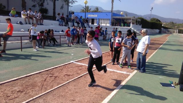 La Fase Local de Atletismo de Deporte Escolar contó con la participación de 73 escolares de los diferentes centros de enseñanza, Foto 9